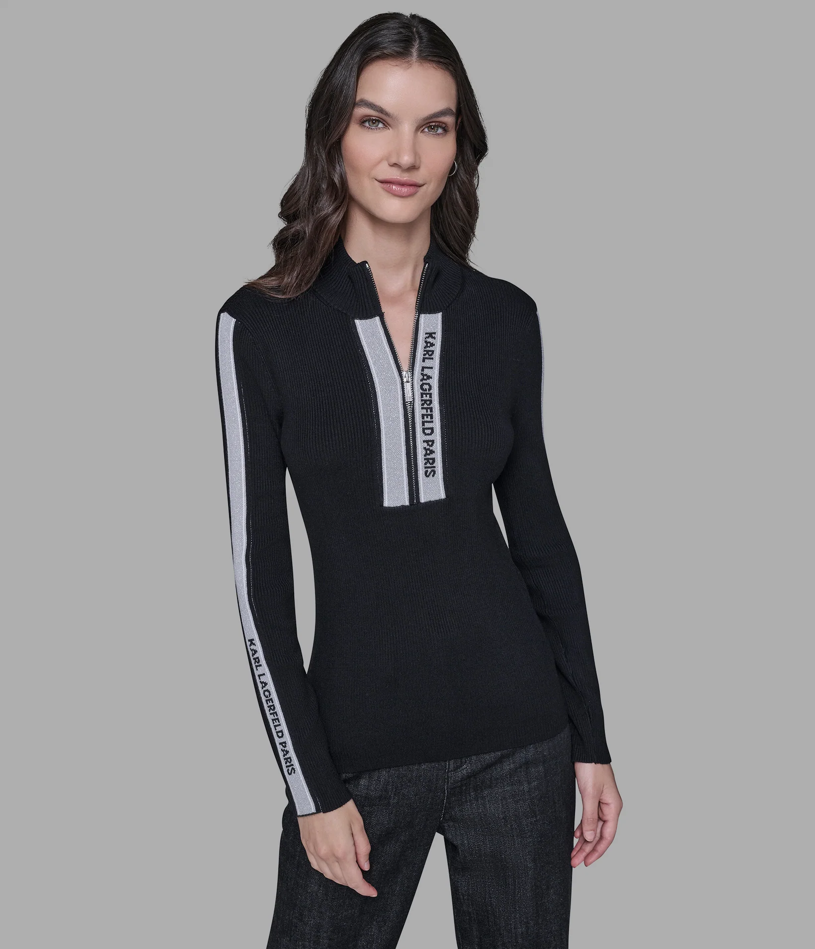 LOGO 3/4 ZIP SWEATER