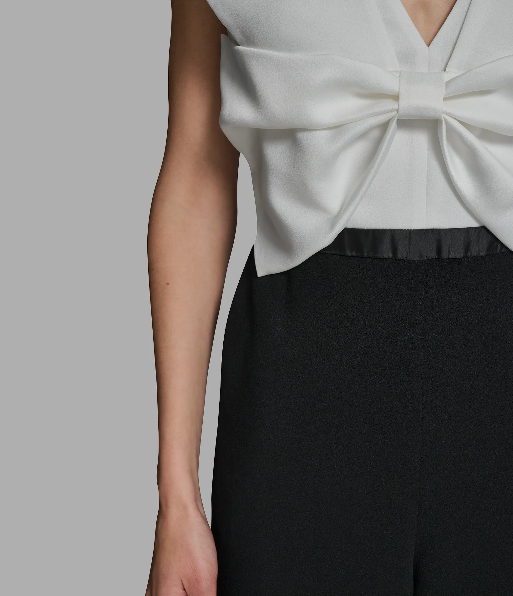 SATIN CREPE JUMPSUIT WITH FRONT BOW - Image 5