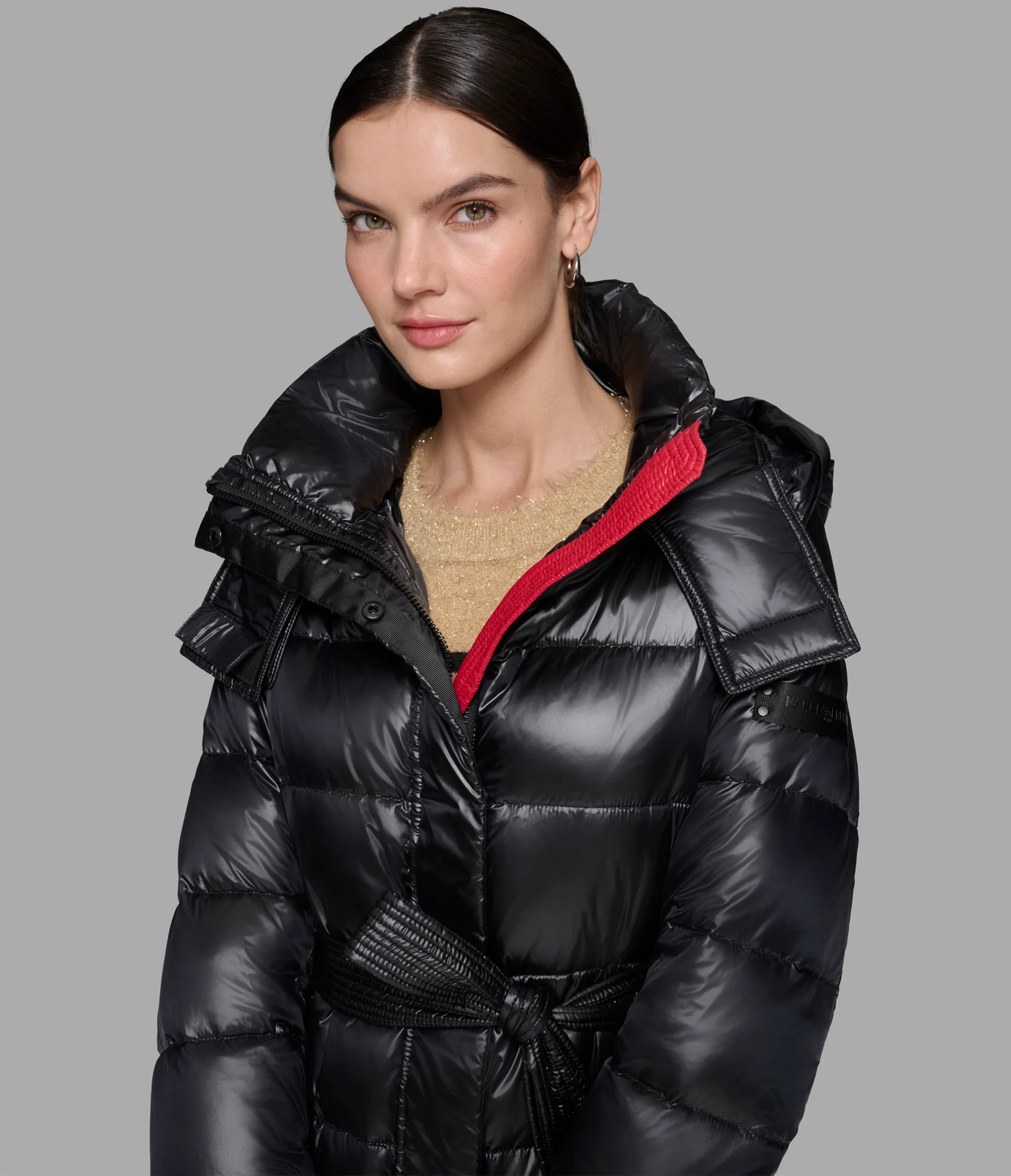 CONTRAST BELTED SHORT PUFFER - Image 4